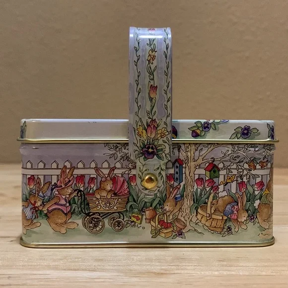 Small Easter tins with lids and handles. bunnies, Van Duyn chocolates. - Picture 4 of 16